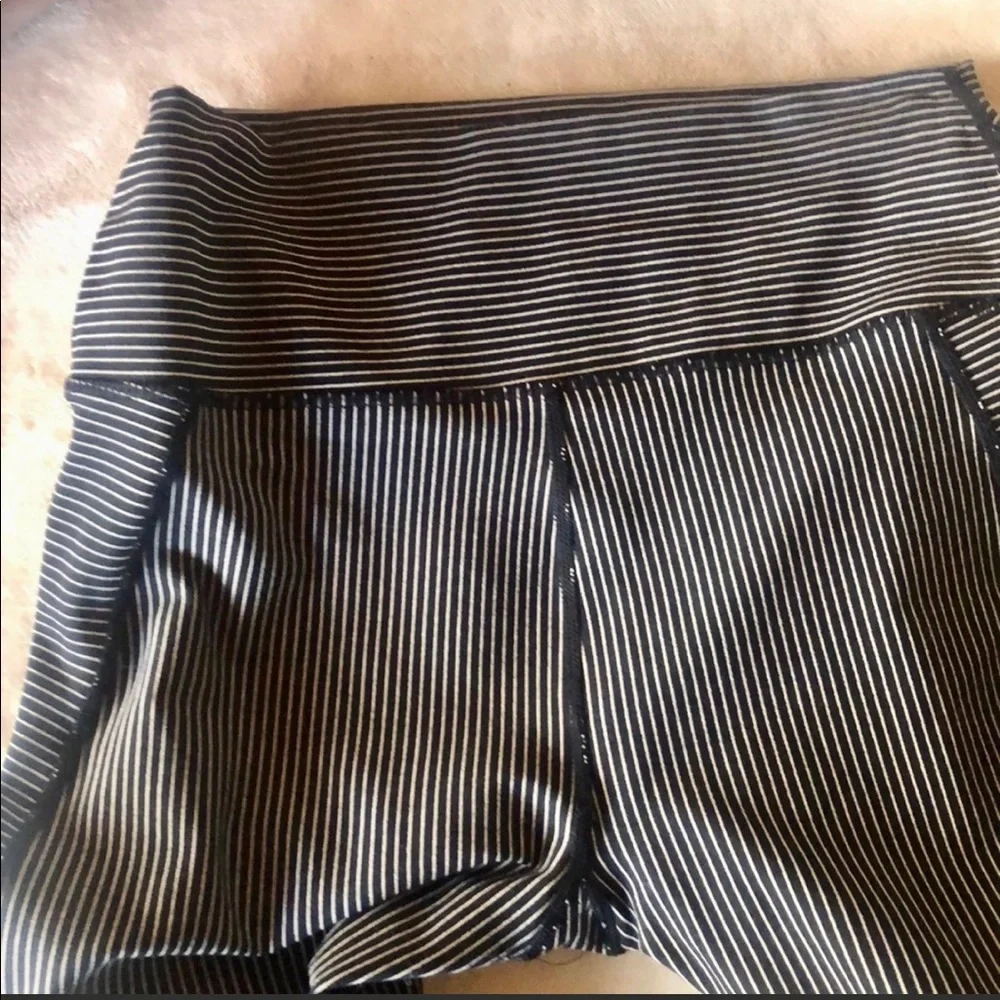 GLYDER NWOT PREMIER BLACK/ ADOBE ROSE STRIPE WORKOUT BRA AND LINEAR LEGGING SET - Picture 12 of 16